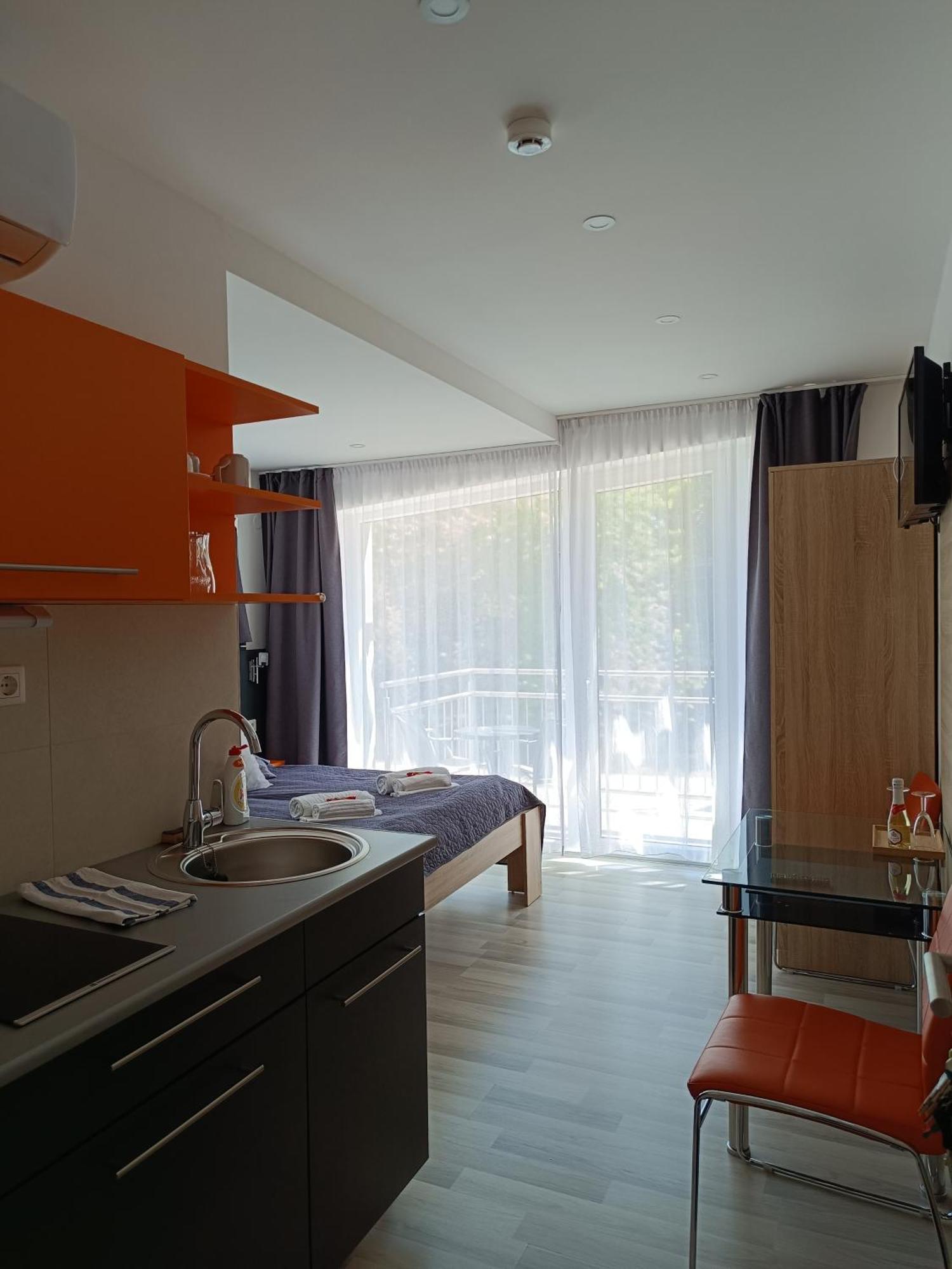 Ujhely Apartmanhaz Siófok Extérieur photo