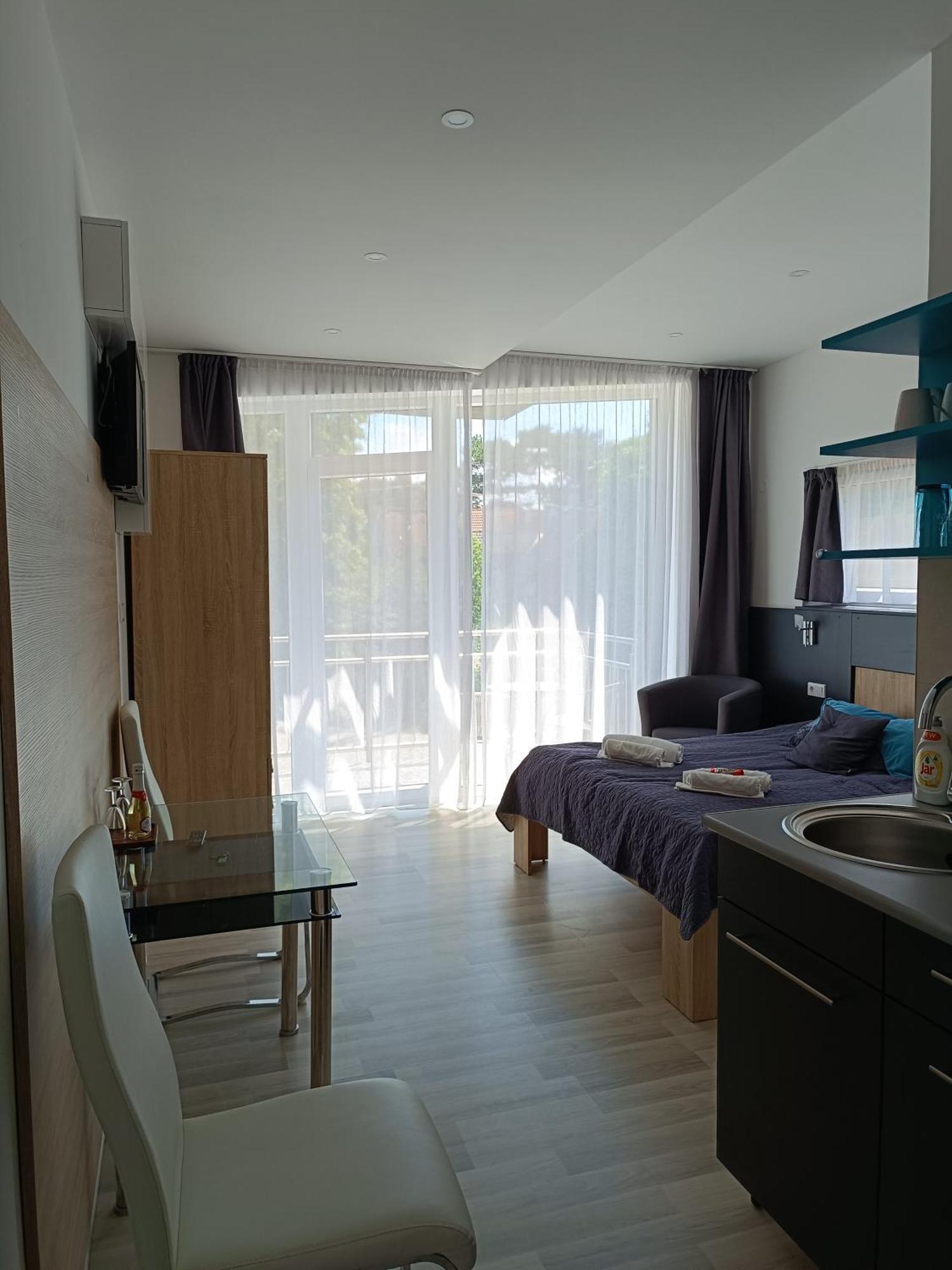 Ujhely Apartmanhaz Siófok Extérieur photo