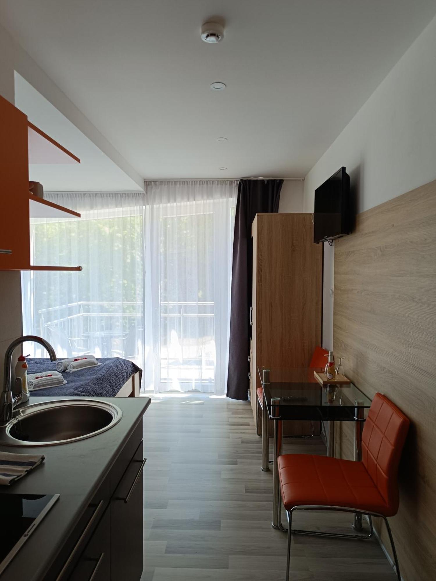 Ujhely Apartmanhaz Siófok Extérieur photo
