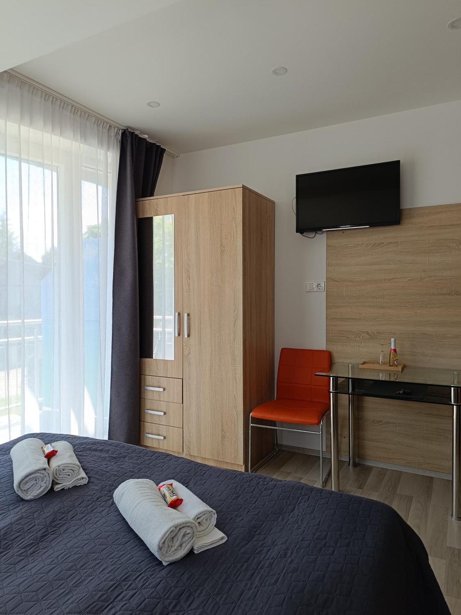 Ujhely Apartmanhaz Siófok Extérieur photo