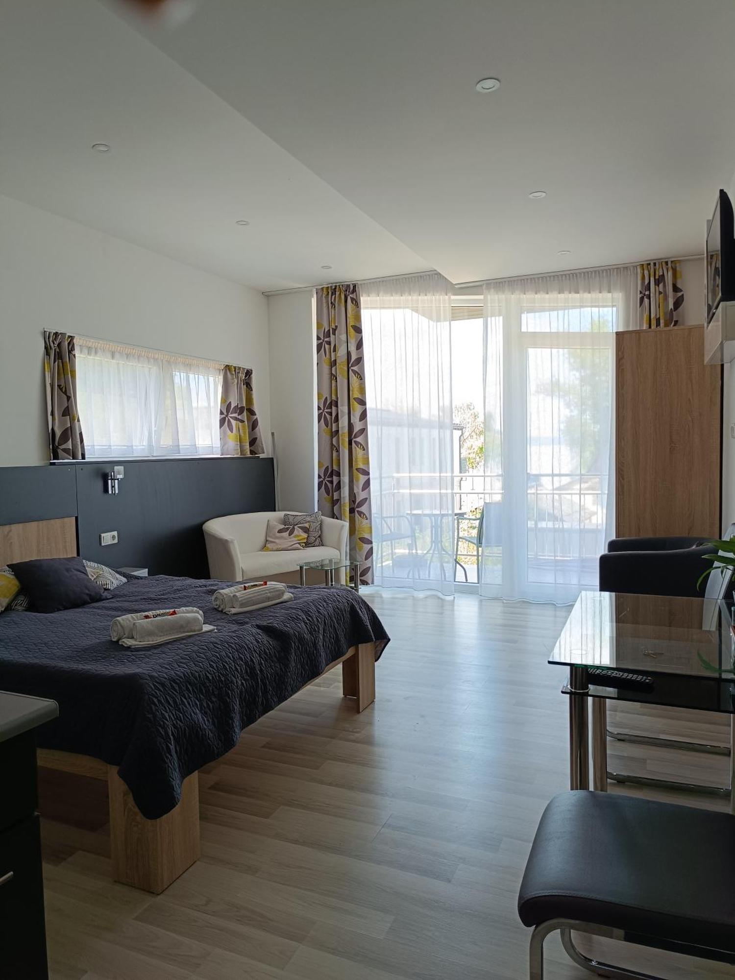 Ujhely Apartmanhaz Siófok Extérieur photo