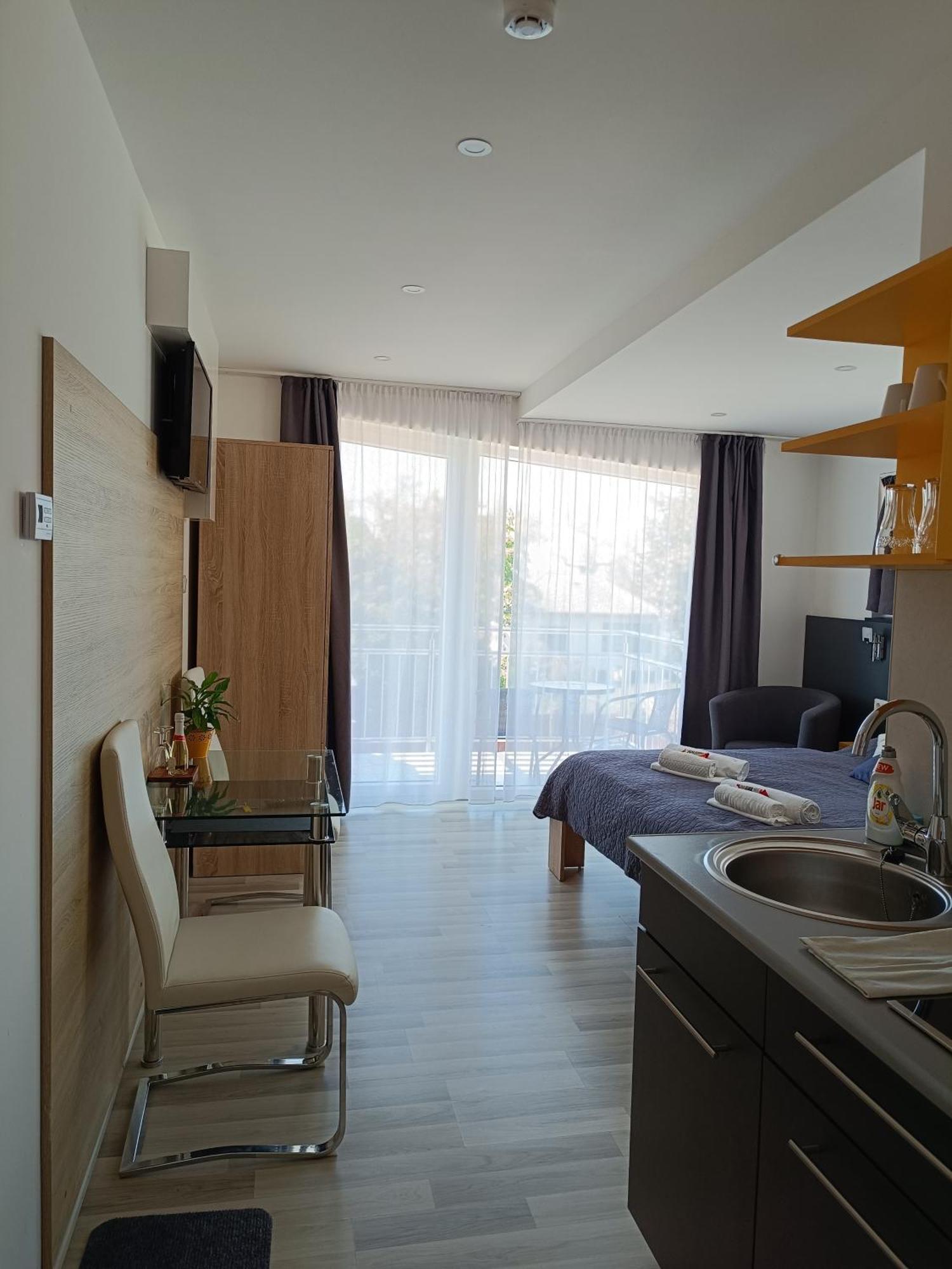 Ujhely Apartmanhaz Siófok Extérieur photo