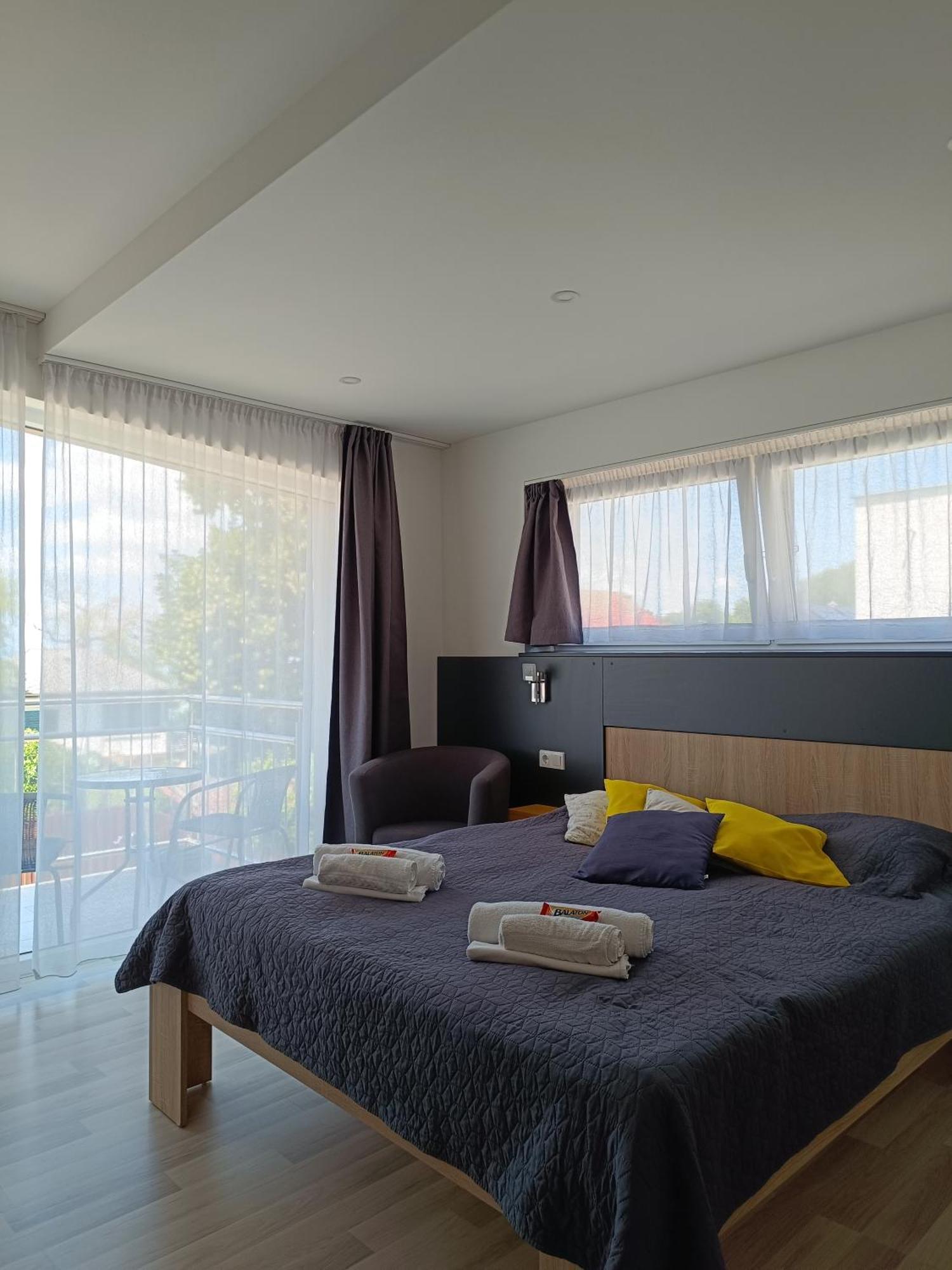 Ujhely Apartmanhaz Siófok Extérieur photo