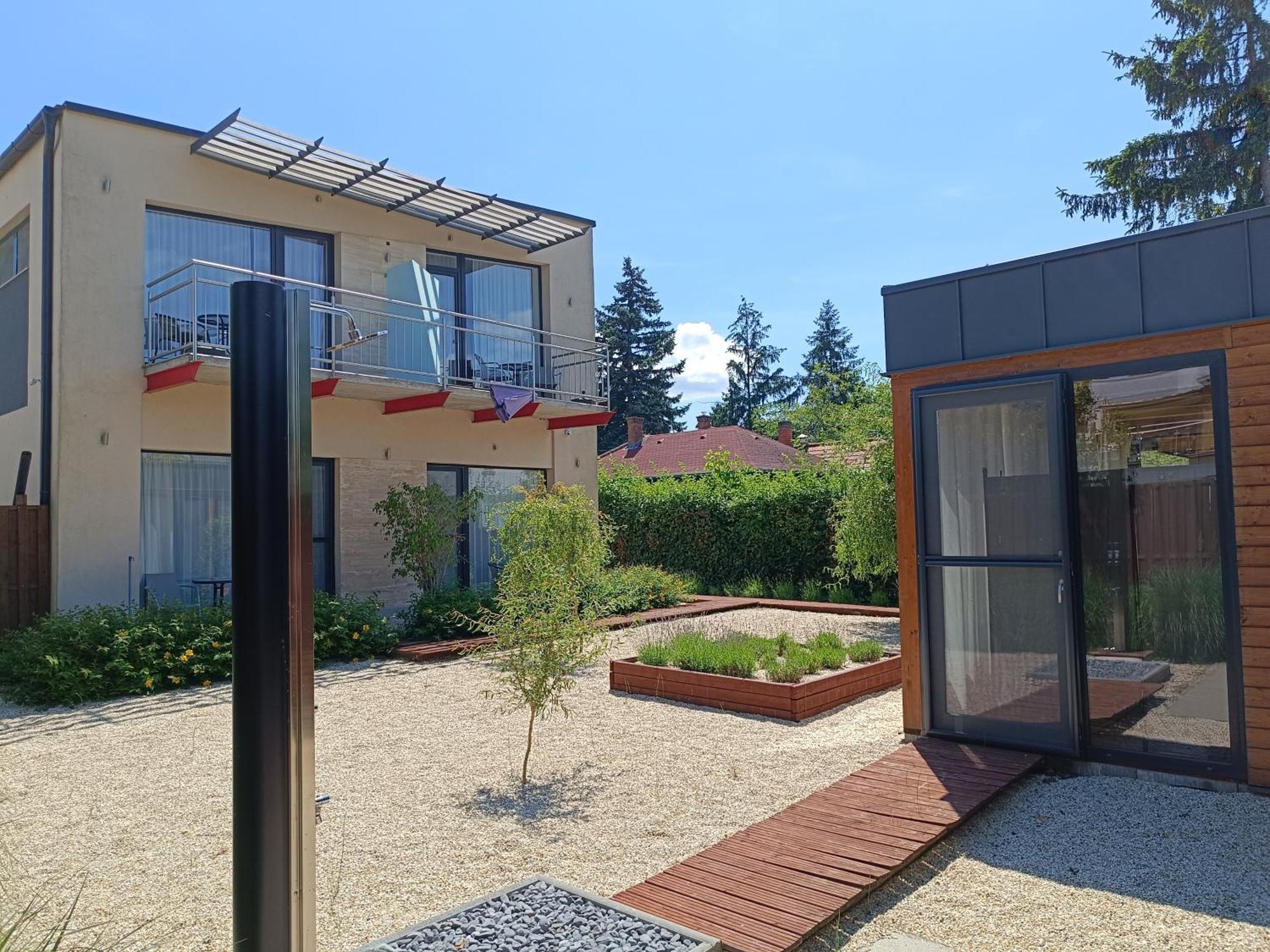 Ujhely Apartmanhaz Siófok Extérieur photo